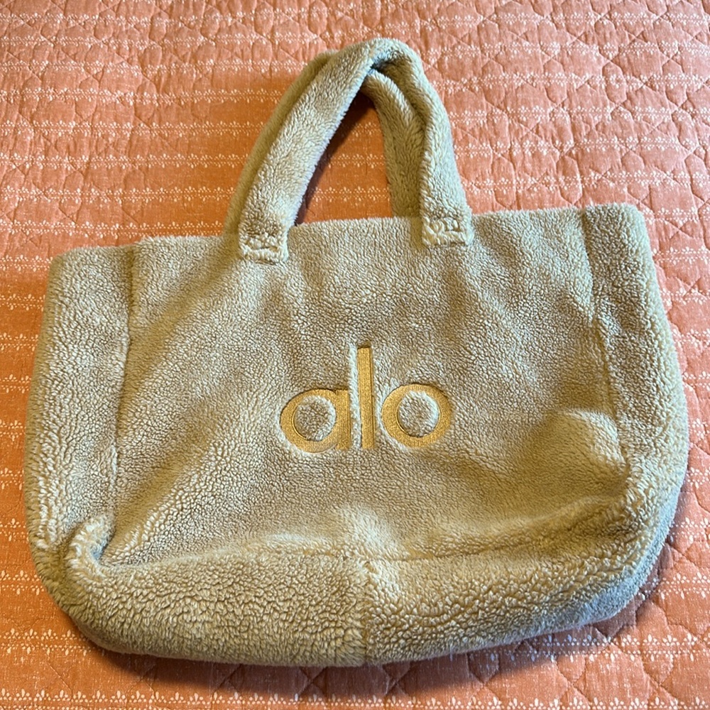 Alo Foxy Sherpa Tote